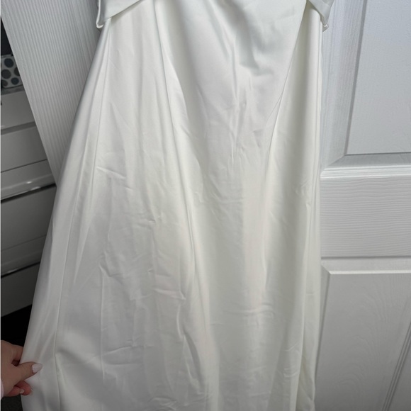 Club L London Ivory Backless Gown - Picture 4 of 7